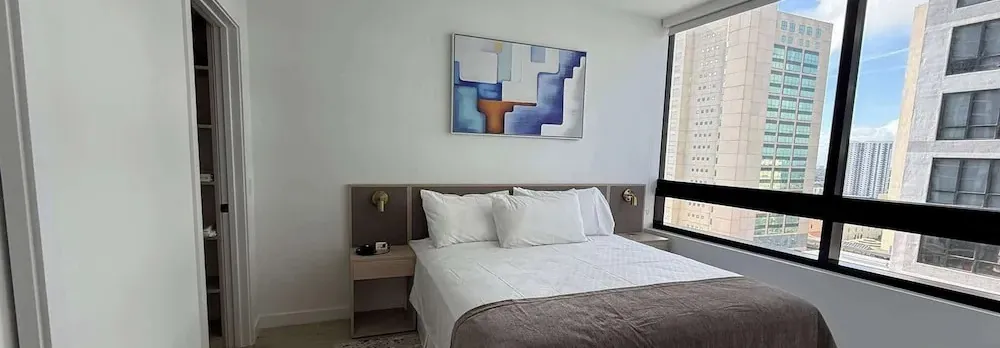 Downtown Miami 1BR Walk to Bayside Kaseya Gym Pool