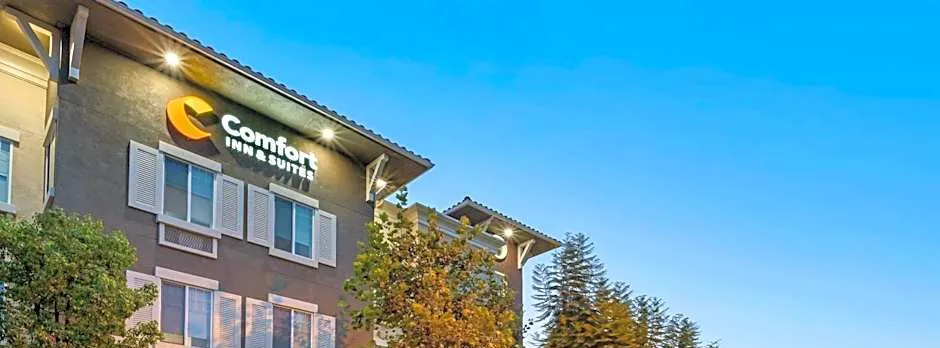 Comfort Inn & Suites Near Ontario Airport