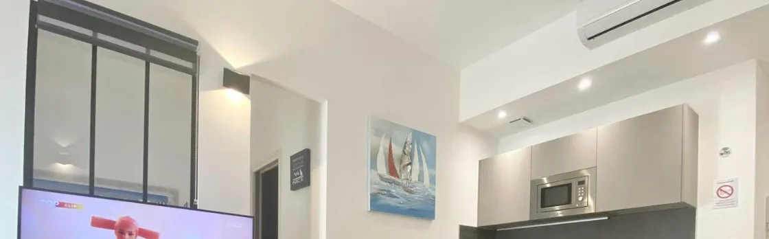 Central Modern Flat Lamartine