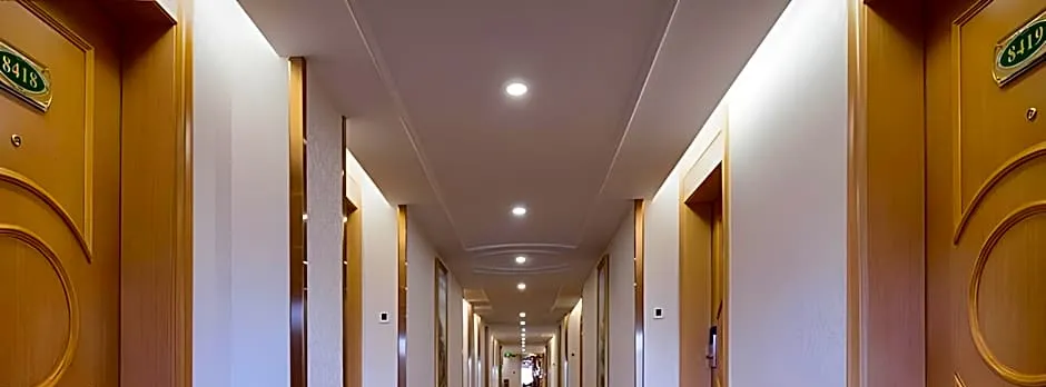 Venna Hotel Shenzhen Longgang Longyuan Metro Station