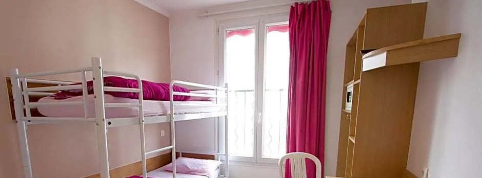 Bastille Hostel
