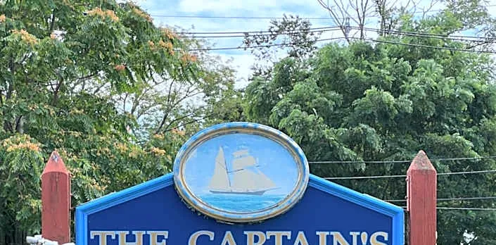 Captain's Lodge Motel