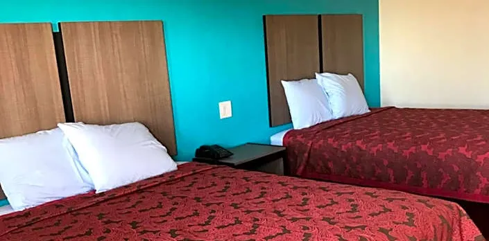 Moonlight Inn & Suites