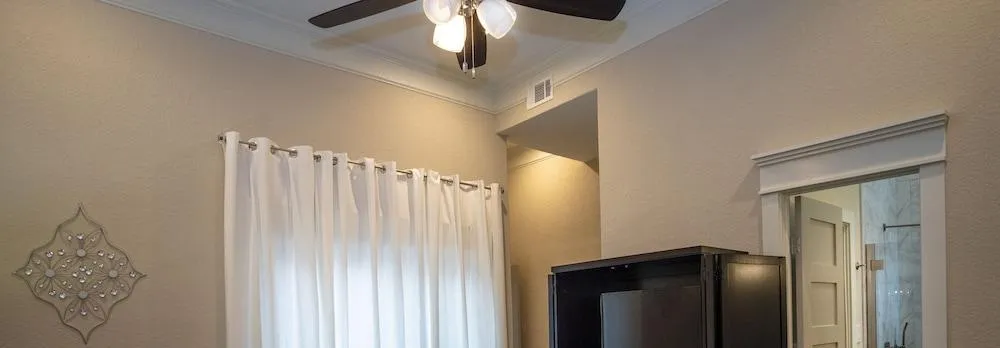 Brand New Large Impressive House Near Downtown!