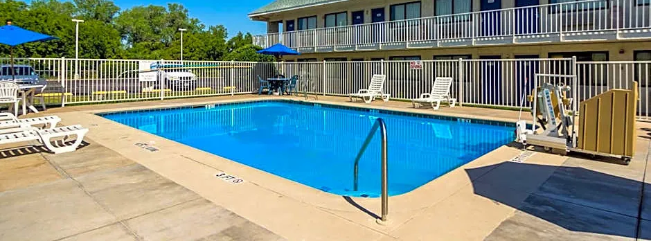 Motel 6-Bellmead, TX - Waco