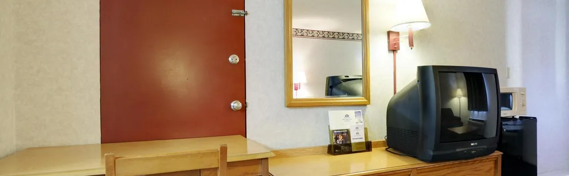 Americas Best Value Inn & Suites Macon at Eisenhower Pkwy