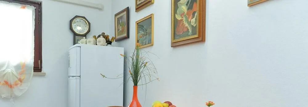 Apartment 522
