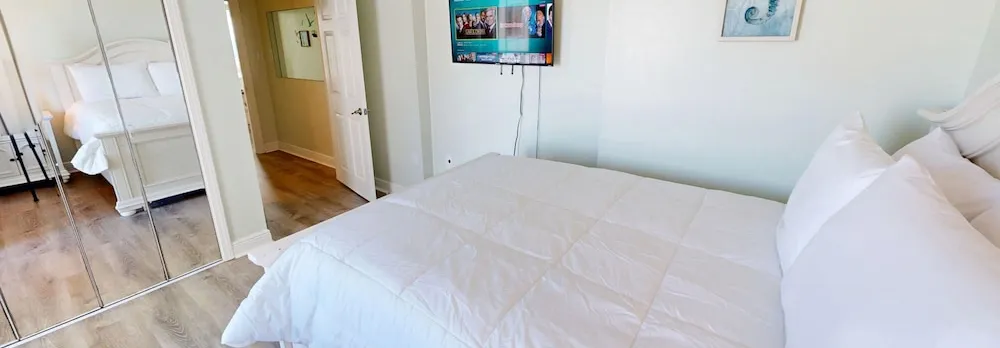 Shoreline Towers 2082 2 Bedroom Condo
