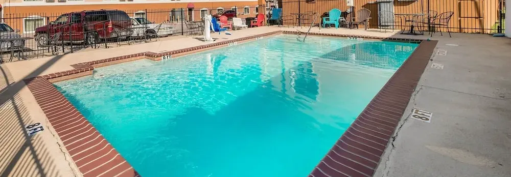 Red Roof Inn & Suites Denton