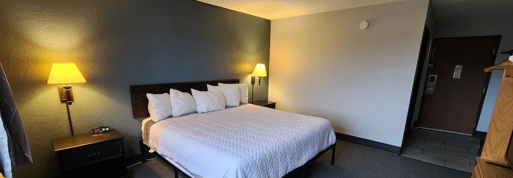 Amerivu Inn & Suites