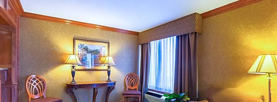 Clarion Inn and Summit Center