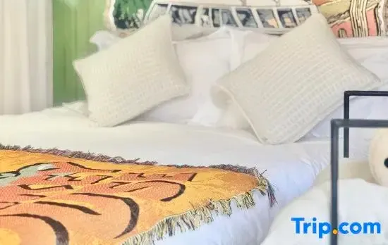 77 Parent-child Resort B&B (Shanghai International Tourism Resort Store)