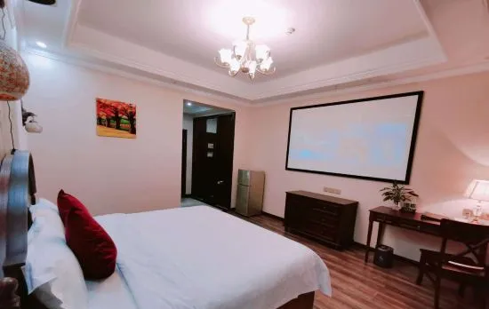 Chunshen Hotel(Tan Xinpei Metro Station, Jiangxia District Government, Wuhan)