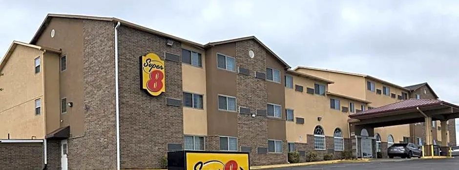 Super 8 by Wyndham Kansas City