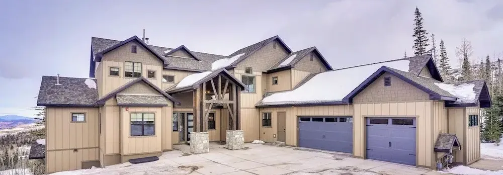 Spacious Utah Escape w/ Balcony & Mountain Views!