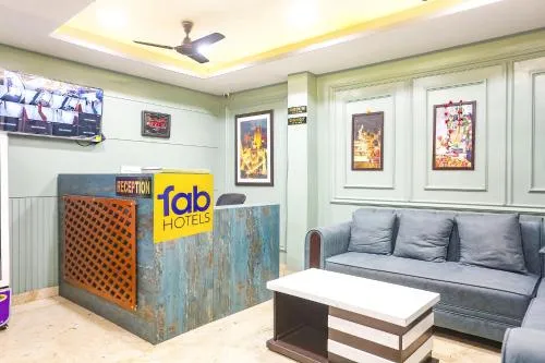 FabHotel Hari Kunj 900 m from Kashi Vishwanath Temple - Kashi Vishwanath Temple