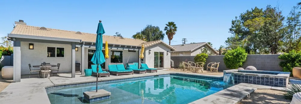Oasis of Palm Springs