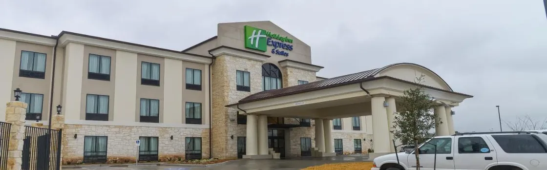 Holiday Inn Express & Suites Cuero