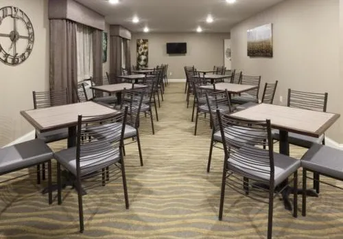 GrandStay Hotel & Suites Thief River Falls