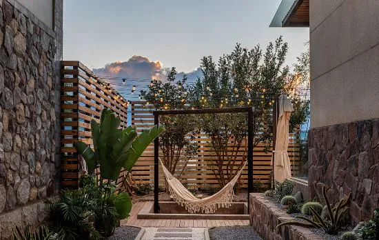 Anna's Gypsy Garden Hotel