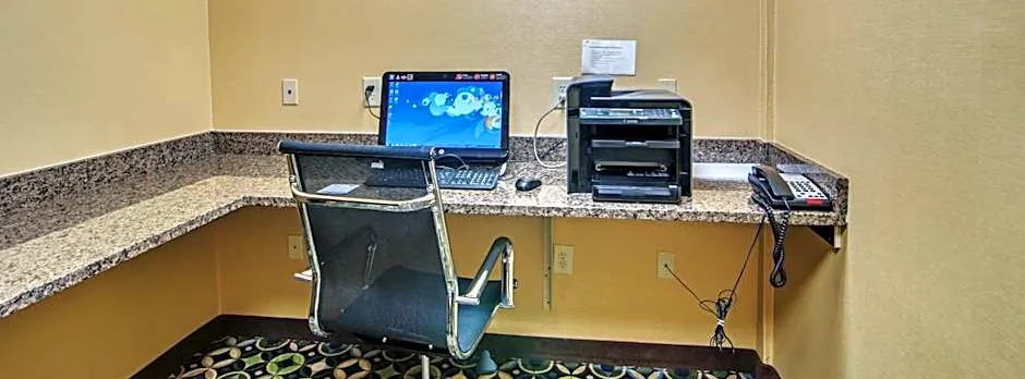 Holiday Inn Express & Suites Wytheville By IHG