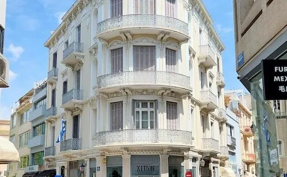 Elegant Apartment Under the Acropolis