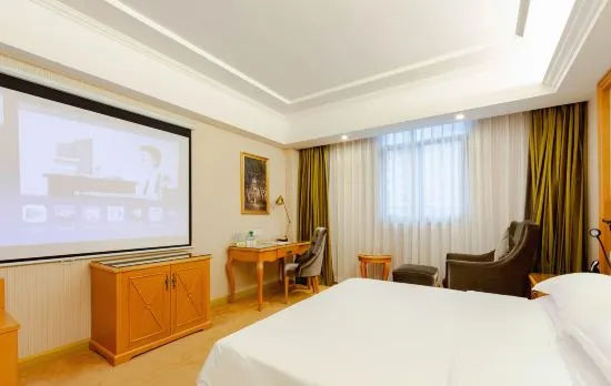 Vienna Hotel (Changlong Dashi River Garden Store in Panyu, Guangzhou)