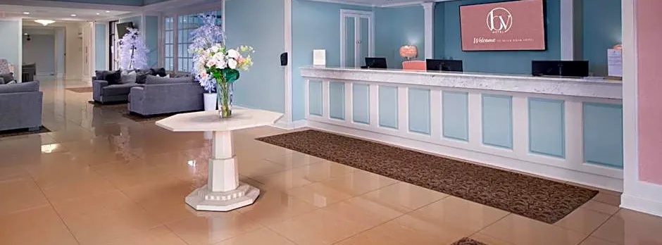 Bella Vista Hotel & Suites