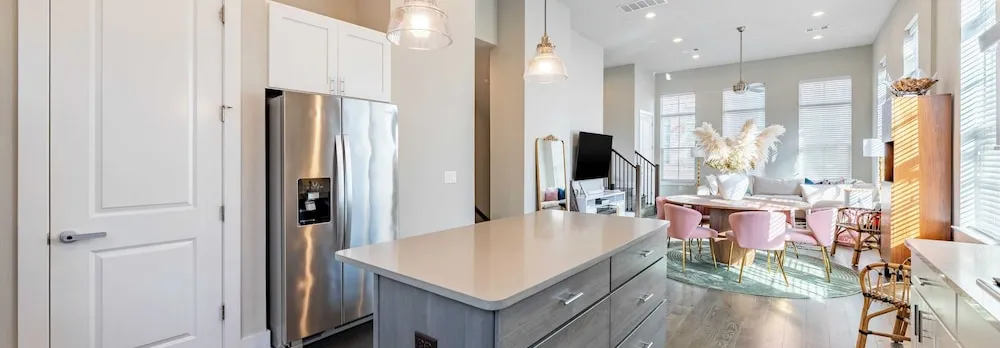 Modern Home, Private Balcony, Near Rainey & Lady Bird Lake Haus of Z