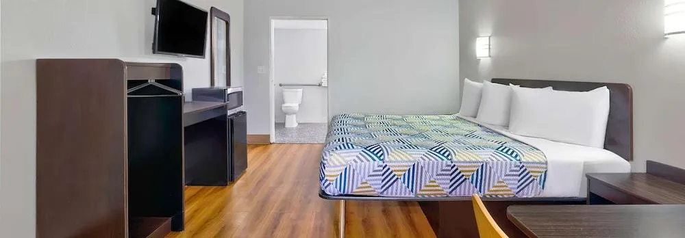 Motel 6 Dallas - Plano Northeast