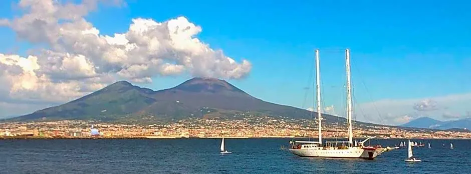 Napoli Storia e Mare