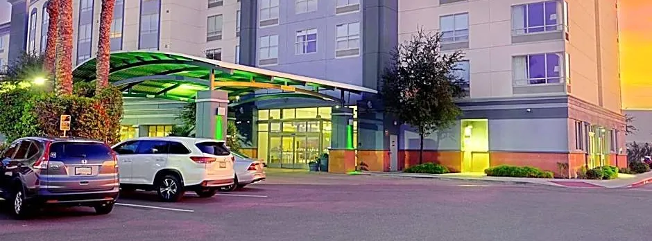 Holiday Inn Phoenix Airport By IHG