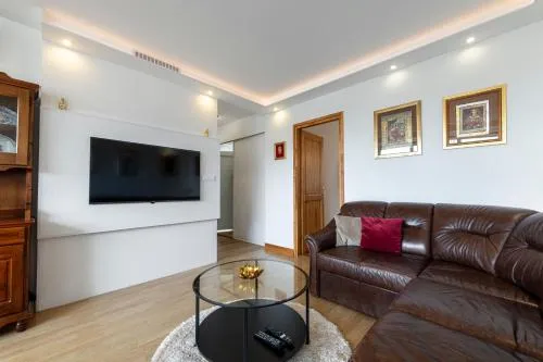 Apartment One , sea view , free parking