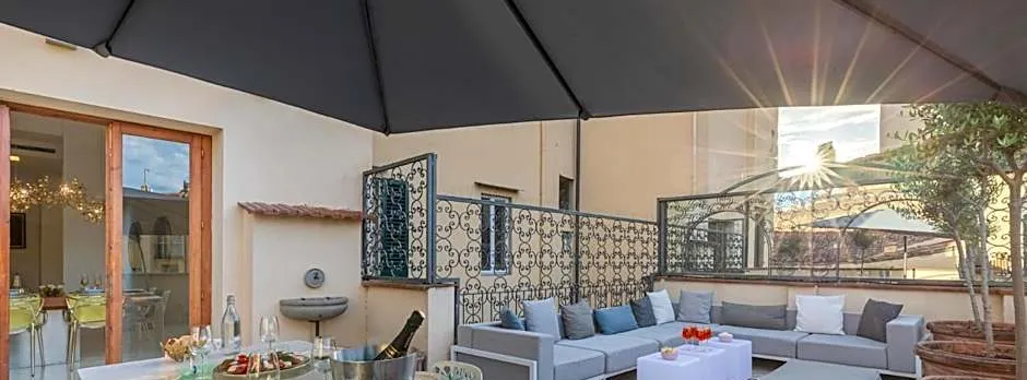 Luxury Apartment with big terrace in Florence