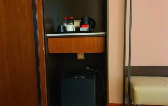 Dormitory light luxury hotel (Nanjing West Road subway station store)