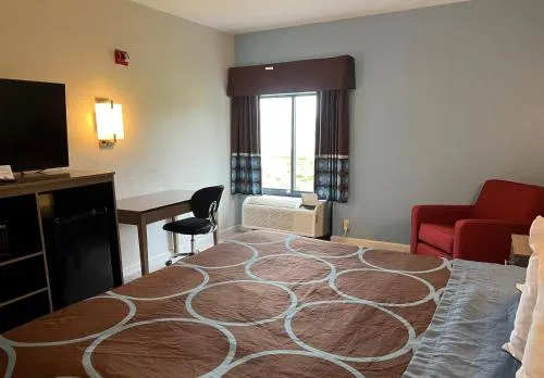Super 8 by Wyndham Clemmons - Bermuda Run - Winston-Salem I-40