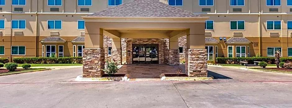 Comfort Suites North Dallas