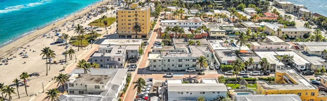 Hollywood by the Sea Hotel