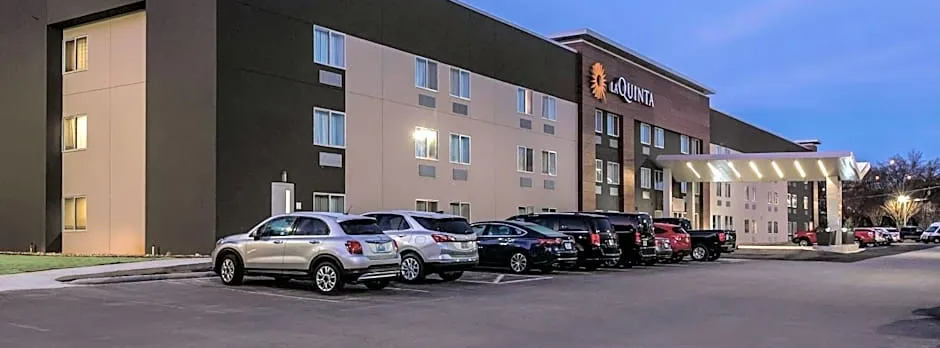 La Quinta Inn & Suites by Wyndham Atlanta Midtown - Buckhead