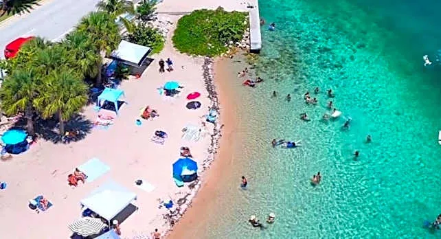 Blue Heron Bridge Hotel and Dive Club