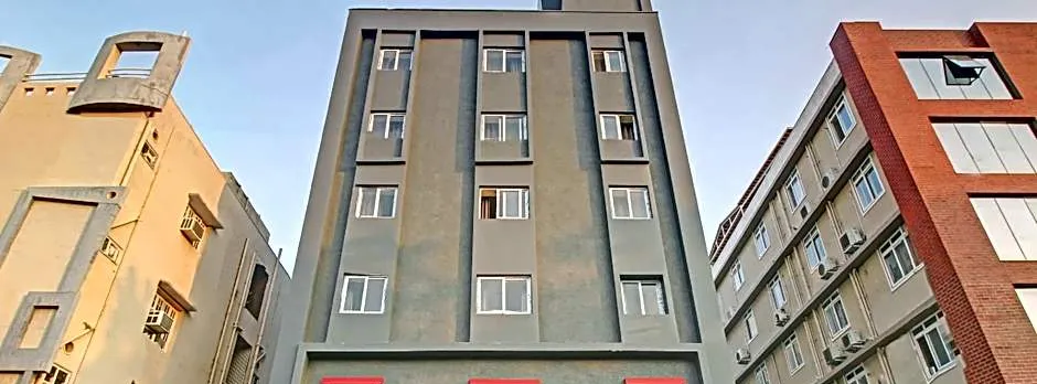 Super Townhouse Whiteridge Gachibowli Near AIG Hospital