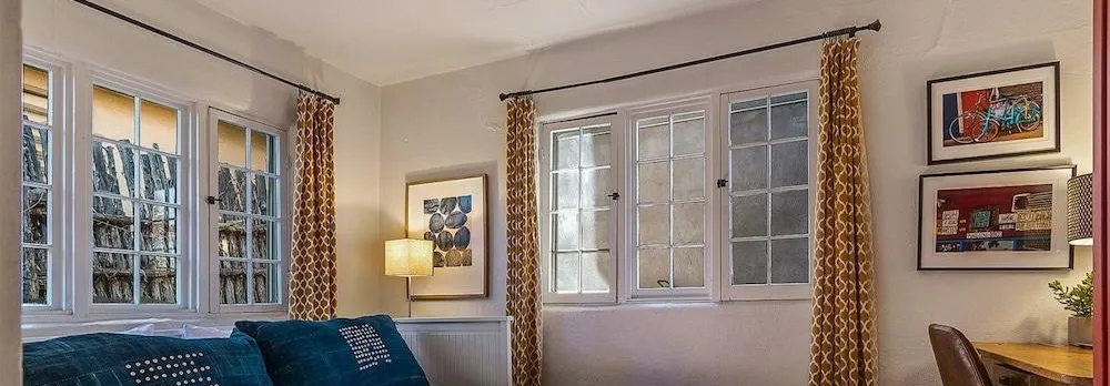 Artist Adobe - Blocks From the Plaza And Rail Yard, Southwestern Charm, Modern Touches