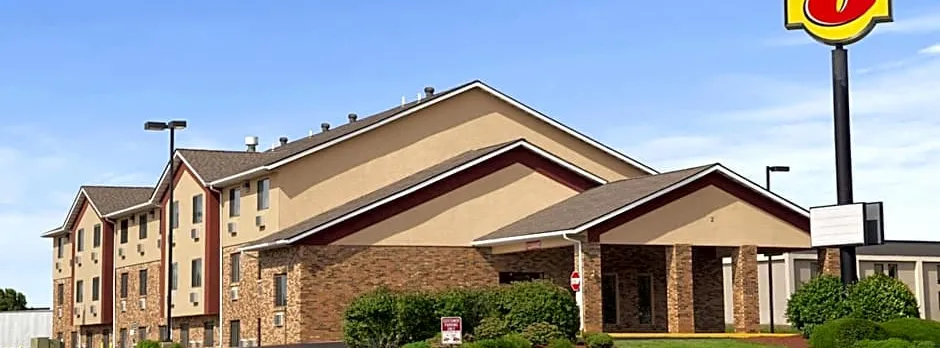 Super 8 by Wyndham Collinsville St. Louis