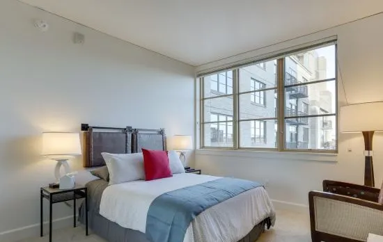 Spacious, Downtown Location – Great for Work and Relaxing!