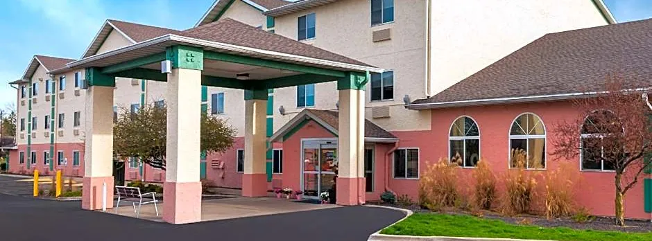 Baymont by Wyndham Galesburg