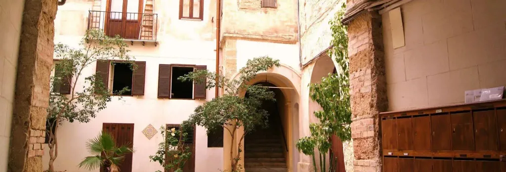 BeeClaire Guest House