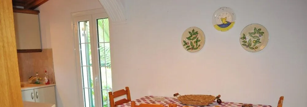 Corfu Beachfront Holiday Houses Yannis on Agios Gordios Beach