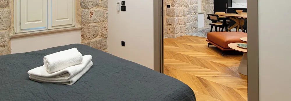 Santa Croce Suite by DuHomes