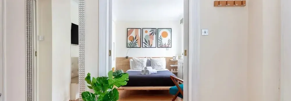 Classic 1BR - Notting Hill Gem