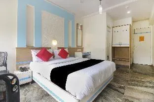 Vaccinated Staff- Capital O75414 Hotel Dream Residency